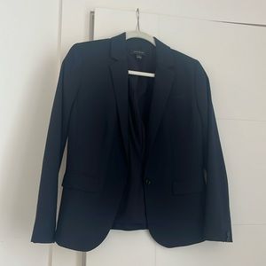 Size 2 navy blue Ann Taylor suit jacket . (Pants sold separately)